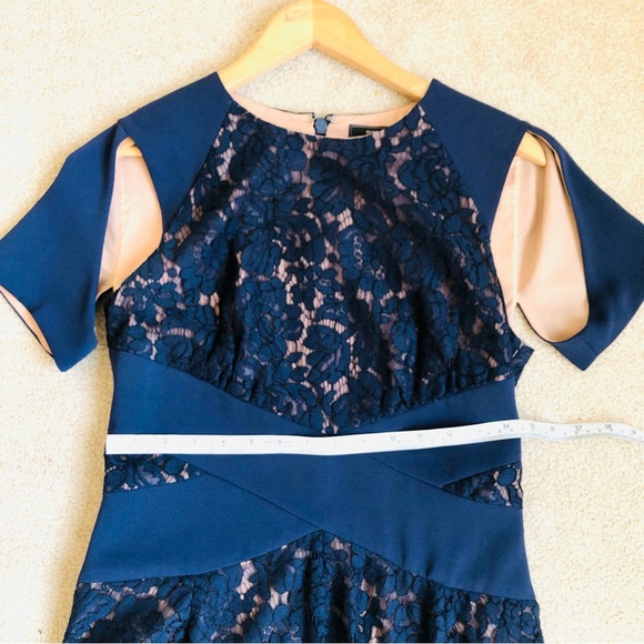 BGBG MaxAzria Lace CutOut Navy & Cream Trish Dress Size 6 - Picture 7 of 13